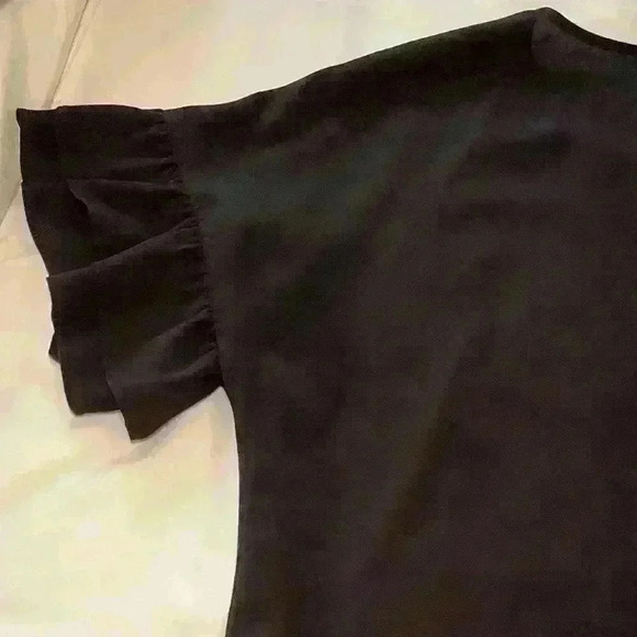 Black blouse with reflection in the sleeves. By pleione - Picture 4 of 5